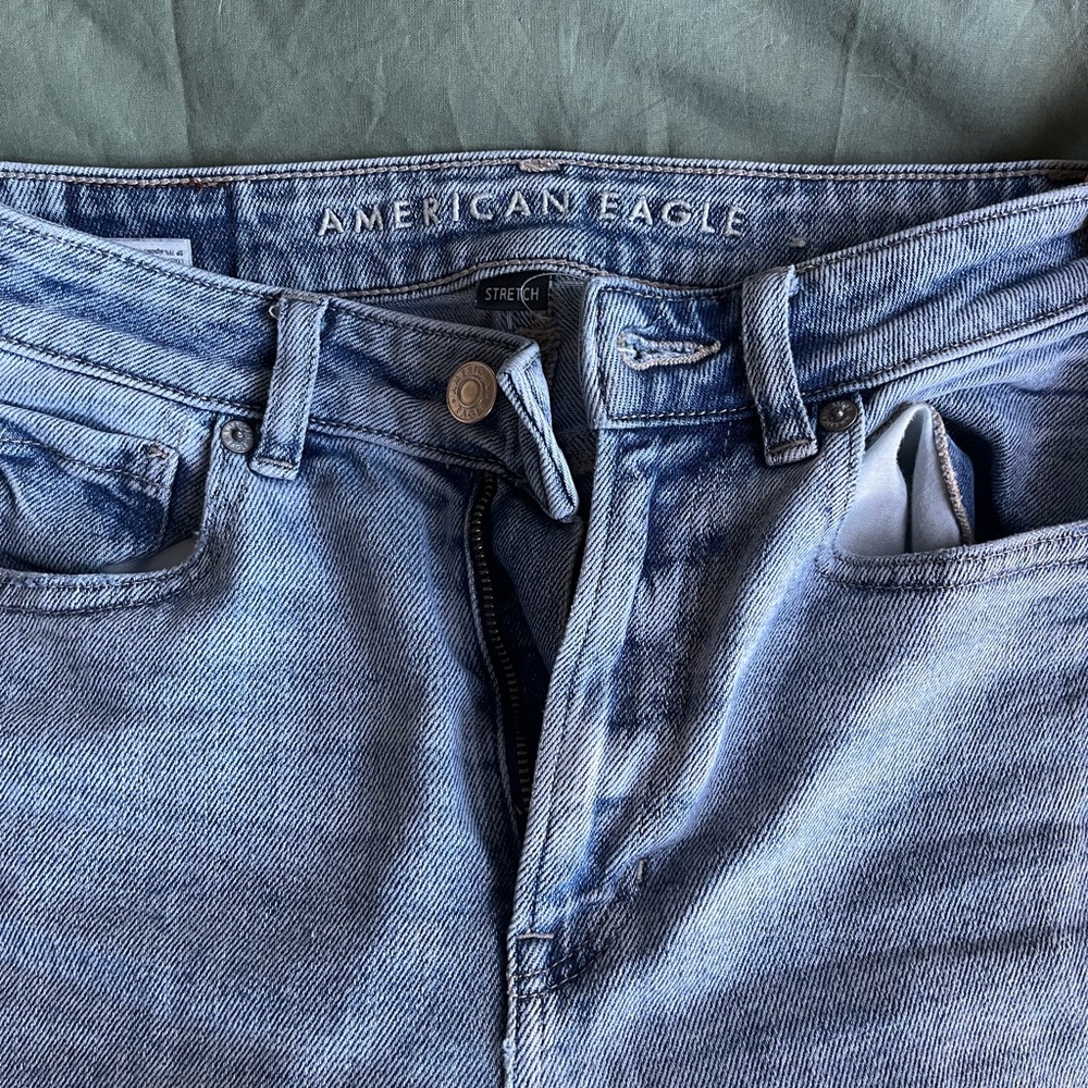 AMERICAN EAGLE JEANS!!